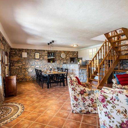 Villa Korina Pinezići Exteriör bild