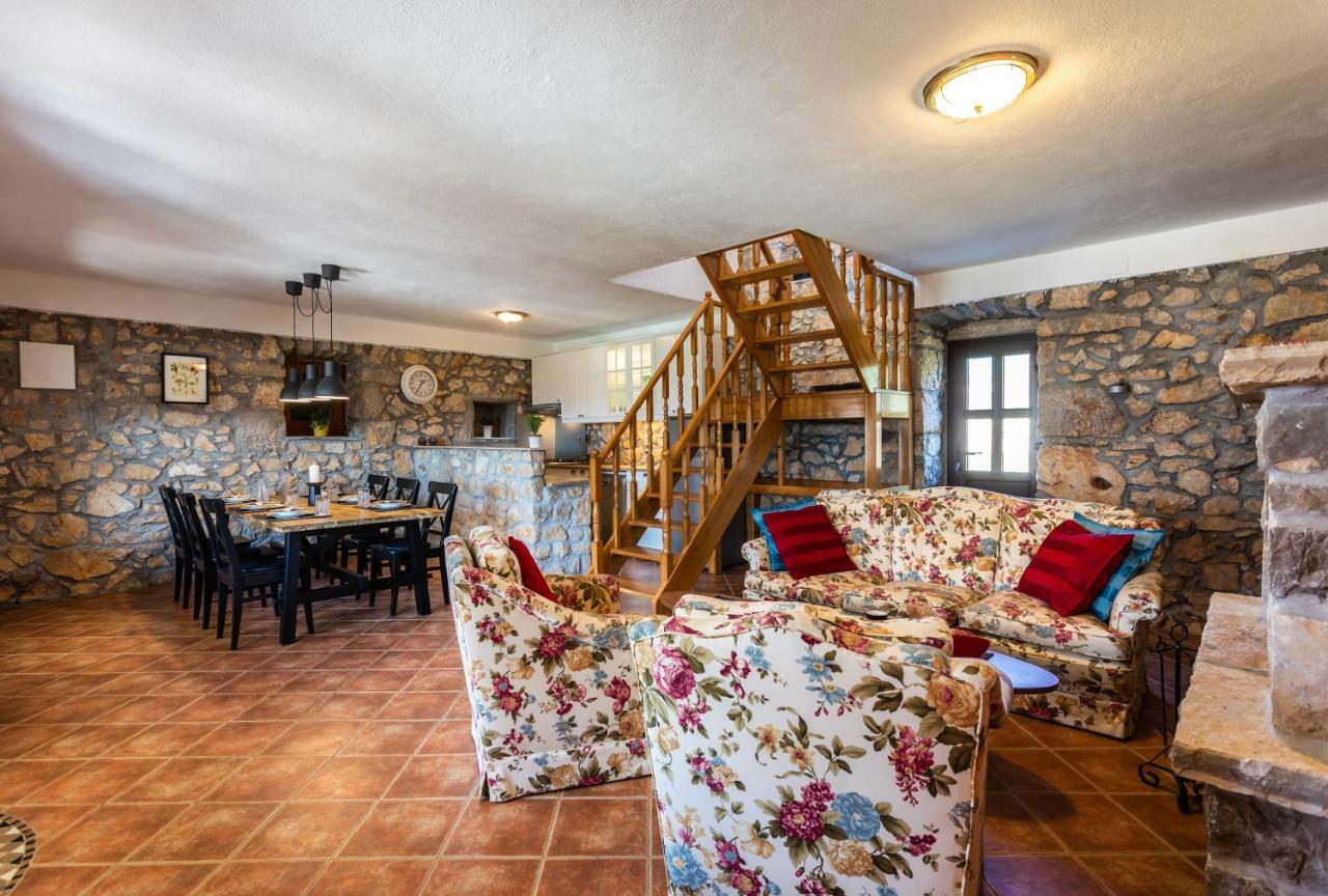 Villa Korina Pinezići Exteriör bild