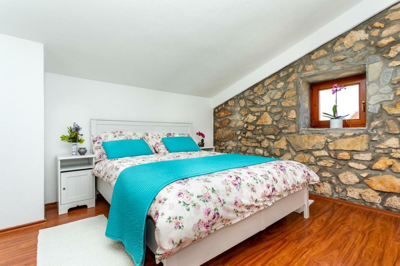 Villa Korina Pinezići Exteriör bild