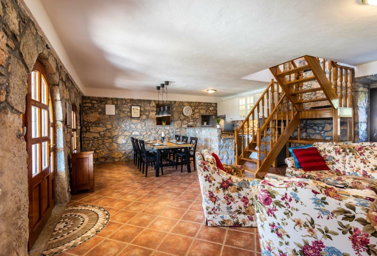 Villa Korina Pinezići Exteriör bild