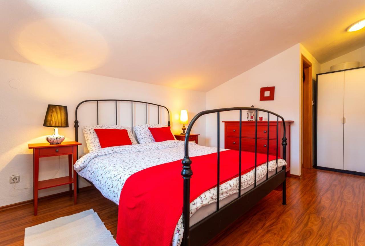Villa Korina Pinezići Exteriör bild