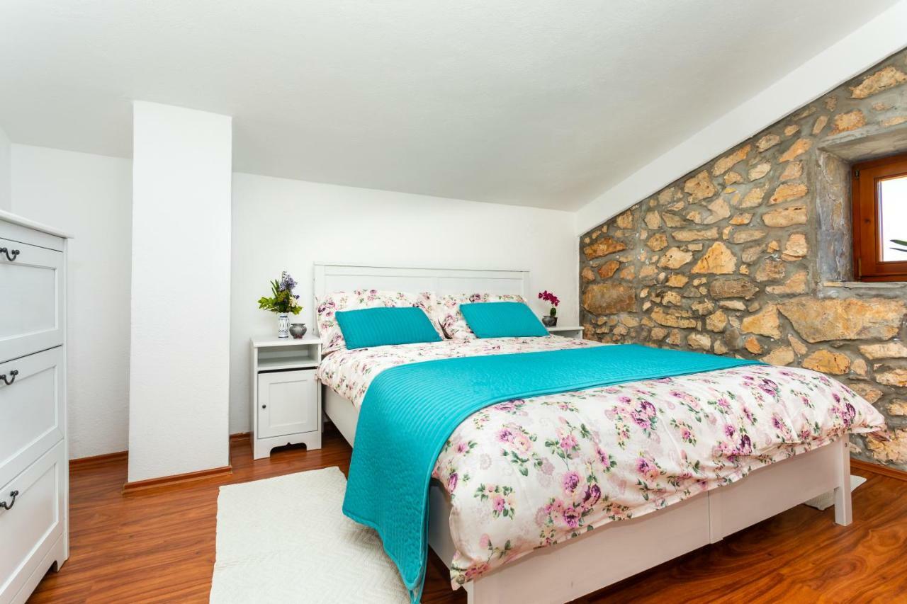 Villa Korina Pinezići Exteriör bild