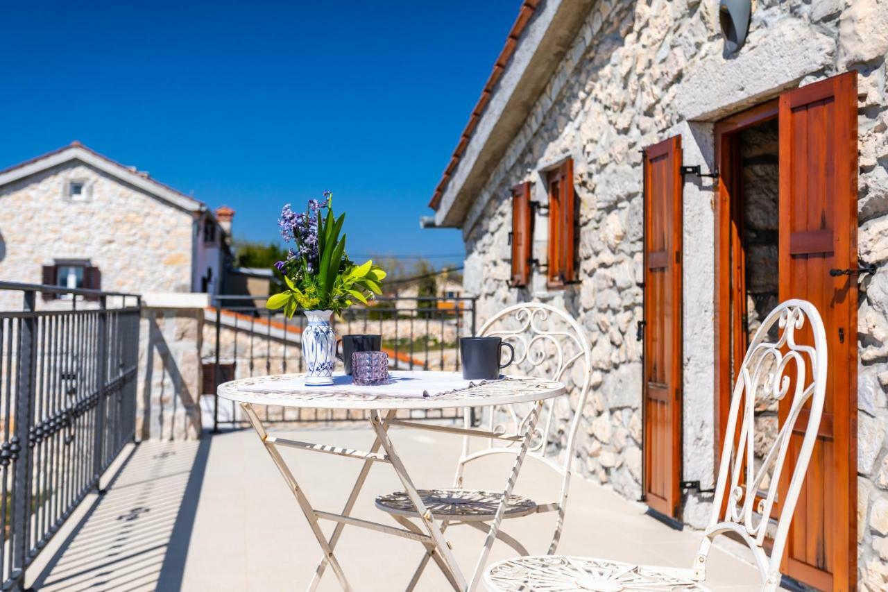 Villa Korina Pinezići Exteriör bild
